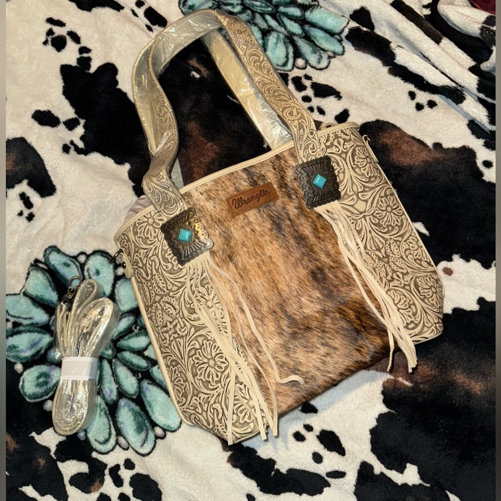 NWT- Wrangler x Montana West conceal carry Tote